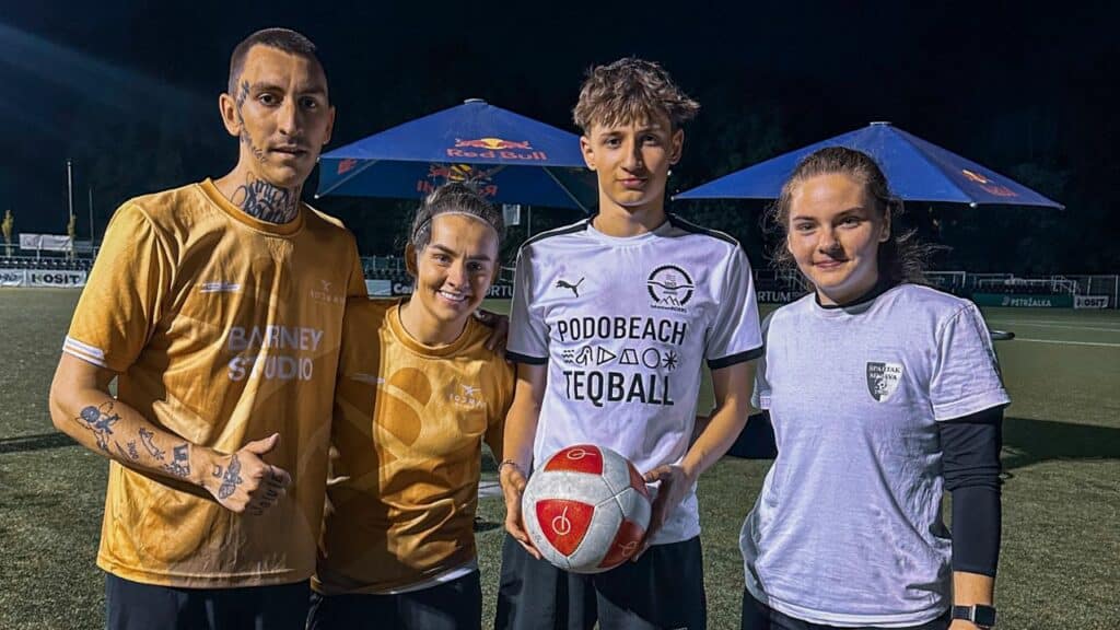 Erster und Zweiter beim ersten Open Air Teqball Tournament in Bratislava